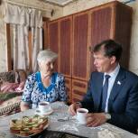 Депутат Сергей Суховенко поздравил с Днем Победы бывшую узницу концлагеря Ольгу Белоколосенко