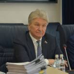Владимир Ходырев оказал содействие в ремонте сетей водоотведения в городском микрорайоне