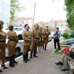 Парад у домов ветеранов