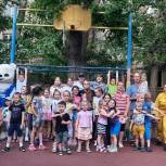 Активисты Центрального района проводят праздники двора ко Дню защиты детей