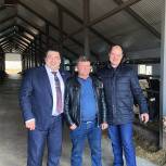 Областной парламентарий посетил фермерское хозяйство Сорочинска