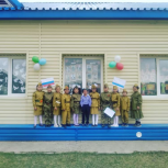 Чаган-узунские первоклассники украсили окна школы к Дню Победы