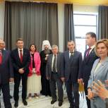 В составе группы сенаторов Юлия Лазуткина посетила арт-поместье «Новые берега» и Дворец спорта «Воейков»