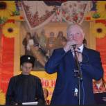 Уйские единороссы поблагодарили казачий хор за помощь в приобщении молодежи района к  русским традициям и духовной культуре