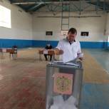 Мэр Кизляра Александр Шувалов принял участие в предварительном голосовании