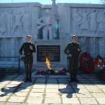 Партийцы Нязепетровска приняли участие в торжественном старте акции – «Вахта памяти»