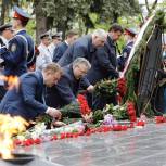 В День Победы Владимир Владимиров возложил цветы к «Вечному огню»