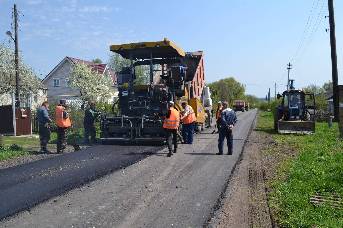 В деревне Мелекшино Старожиловского района ремонтируют дорогу