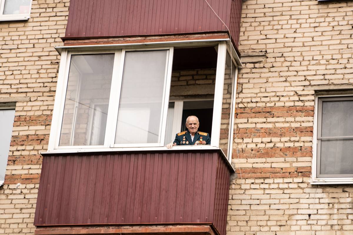 Театрализованными представлениями поздравили партийцы ветеранов Великой  Отечественной войны в Солнечногорске