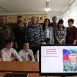 В селе Левокумское открыли Парту Героя в честь ученика школы, погибшего при выполнении СВО на Украине