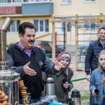 Жители трёх домов на улице Ветошкина в Вологде собрались отметить День соседей