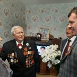 Дмитрий Жуков поздравил ветерана Ивана Федоровича Тилькуна с Днем Победы