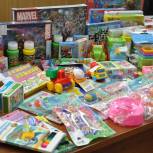 Единороссы Оренбуржья передали подарки в детский онкологический центр