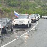 При поддержке «Единой России» в Дагестане состоялся автопробег в поддержку российской армии