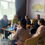 Свердловские единороссы помогают с дальнейшим обустройством беженцам из Донбасса и Украины
