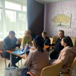 Сотрудники Региональной приемной «Единой России» приняли обращения от беженцев с Украины