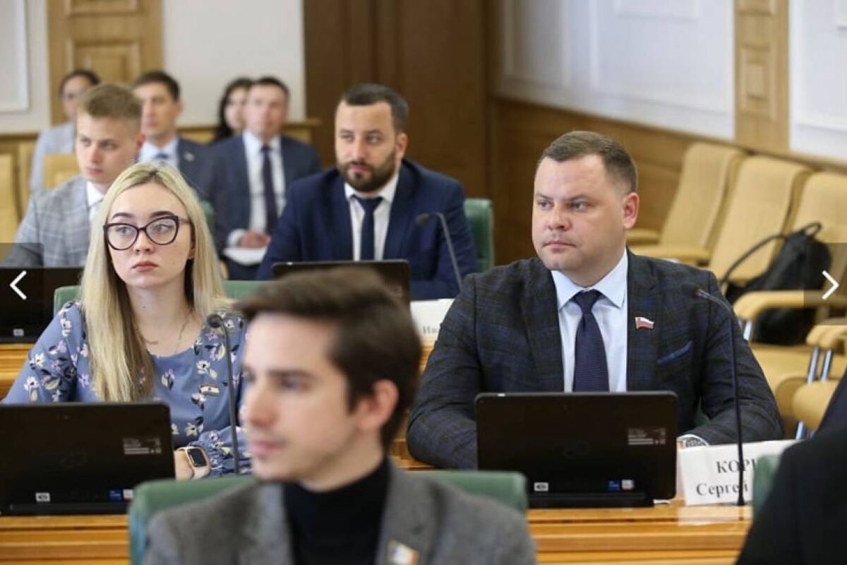 Юная девушка участвует  Депутат Госсобрания Виктория Богдашкина участвует в Форуме молодых  парламентариев