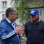 Партийцы проверили процесс благоустройства дворов