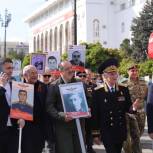 Активисты «Единой России» в Дагестане приняли участие в шествии «Бессмертный полк»