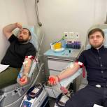 Депутат Бийсултан Хамзаев принял участие в донорской акции