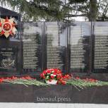 В пригороде Барнаула открыли обновленный памятник, посвященный Великой Отечественной войне