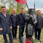В Костроме открыли памятник украинской женщине, защитившей Знамя Победы