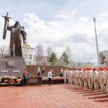 В Екатеринбурге  на площади Обороны прошел торжественный митинг в честь 77-й годовщины Победы в Великой Отечественной войне