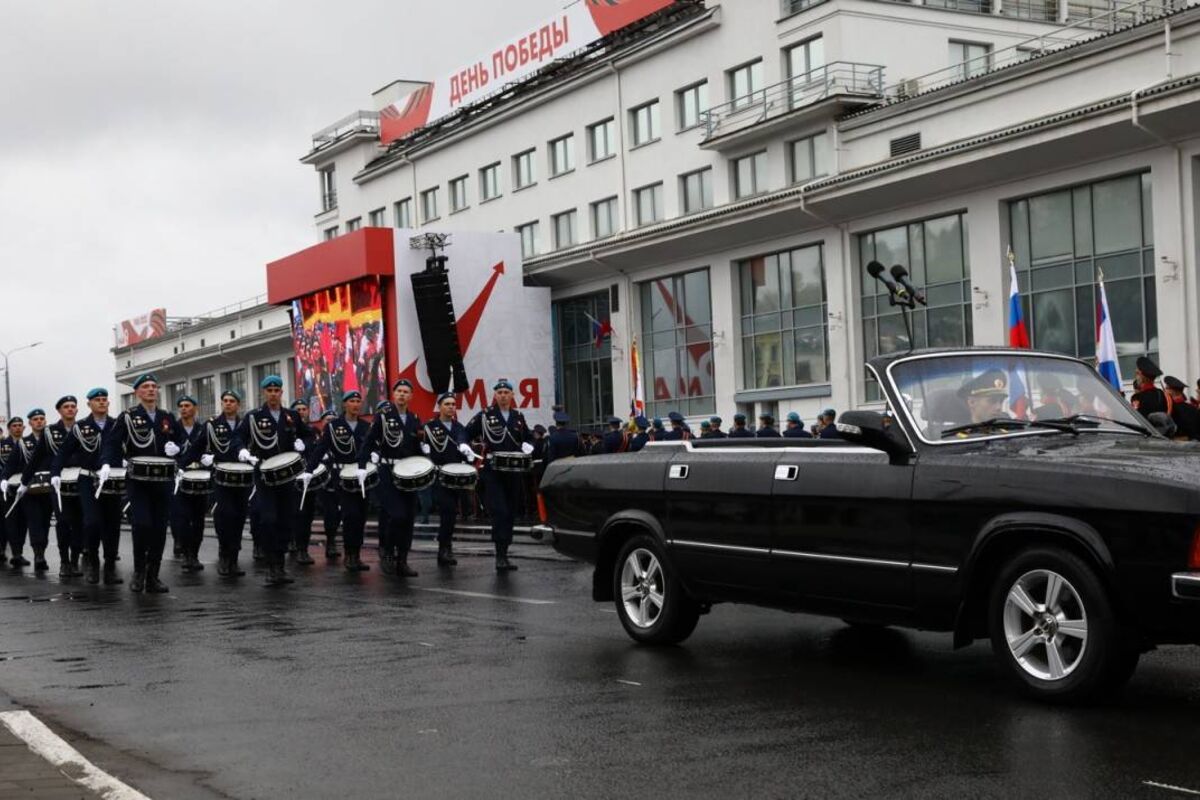 Парад Победы состоялся на Нижневолжской набережной Нижнего Новгорода