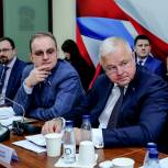 Олег Иванинский вошел в состав рабочей группы по взаимодействию с парламентом Луганской республики