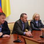 Депутаты городской и областной Думы обсудили вопросы ремонта дорог и реализацию нацпроектов