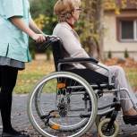 В приёмной 102-летней пермячке помогли оформить инвалидность для получения средств реабилитации