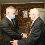 В Волгограде единороссы поздравили с юбилеем ветерана Великой Отечественной войны