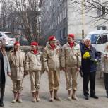 «Единая Россия» в регионах проводит парады у домов ветеранов