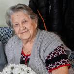 Россошанские единороссы и волонтеры поздравили ветерана Великой Отечественной войны