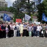 Ежегодная акция «Синий платочек» - традиция партпроекта «Старшее поколение» в Ростовской области