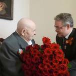 Партийный лидер Ставрополья побывал в гостях у 103-летнего Героя Советского Союза Андрея Титенко