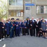 Единороссы поздравили Калининских ветеранов с Днём Победы