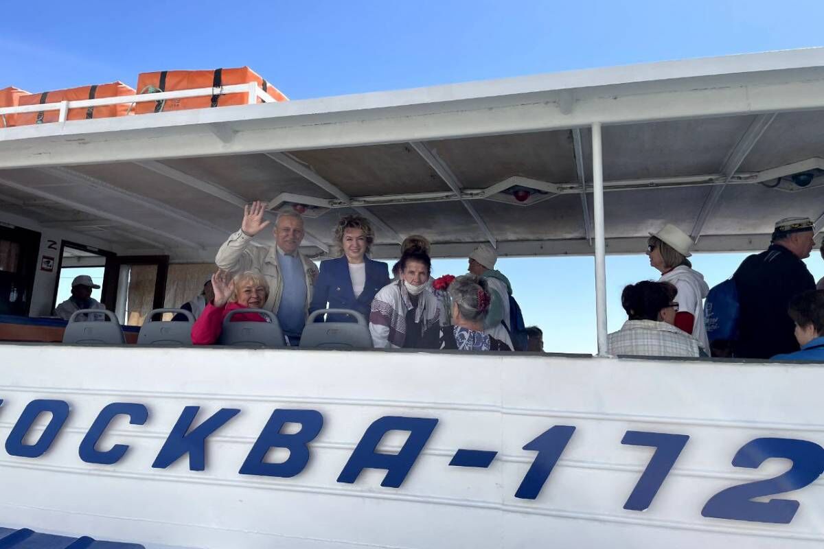 «Единая Россия» помогла организовать прогулку по Волге для представителей Волжского городского Совета ветеранов