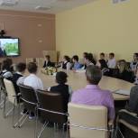 Активисты «Единой России» провели киноурок в Собинской школе