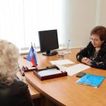 Елена Бибикова ответила на вопросы представителей старшего поколения региона