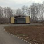 По партпроекту «Городская среда» в селе Шахта Тогучинского района строят парковую спортивную зону