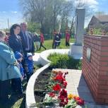 Депутаты посетили открытия мемориальных досок погибшим бойцам СВО