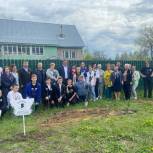 Активисты Шарьинского местного отделения «Молодой Гвардии Единой России» организовали высадку деревьев в рамках международной акции «Сад памяти»