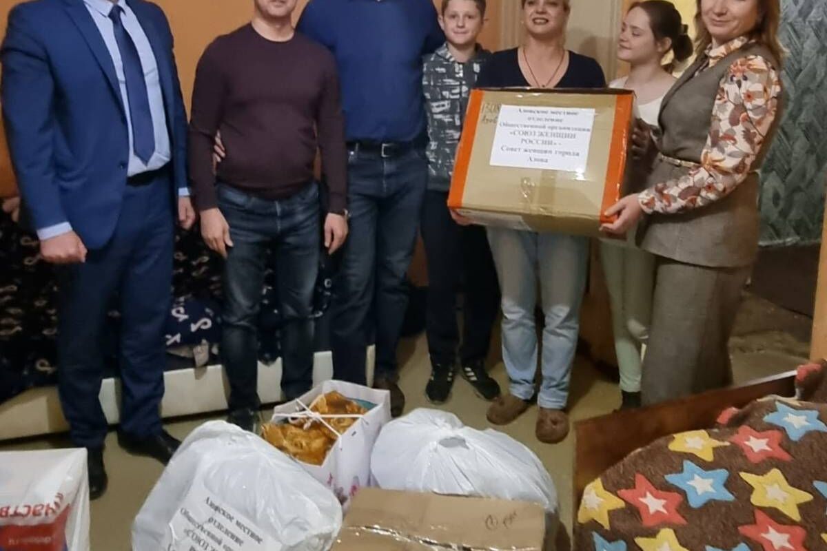 Депутат Госдумы от Ростовской области Лариса Тутова с гуманитарной миссией посетила Луганск