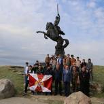 «Единая Россия» организовала для детей участников СВО экскурсию по военно-историческим объектам Волгограда