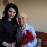 Инна Щеглова поздравила 105-летнего ветерана Великой Отечественной войны с наступающим Днём Победы