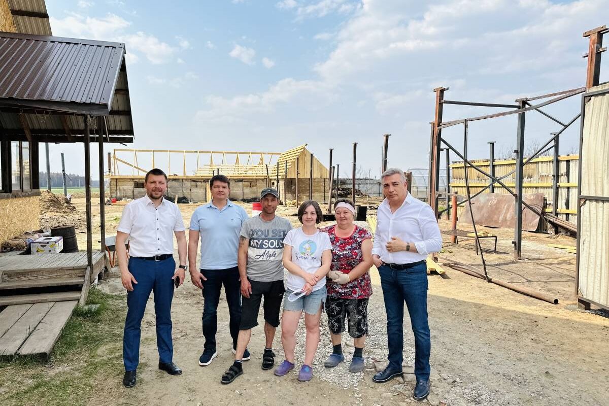 Эдуард Омаров взял под патронаж семью, пострадавшую от пожара в селе Успенка Тюменского района