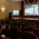 При поддержке «Единой России» камчатским школьникам показали фильмы о советских спортсменах - участниках и героях Великой Отечественной войны