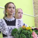 Депутаты «Единой России» поздравили выпускников школ Удмуртии с последним звонком