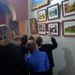 «Молодая Гвардия Единой России» организовала экскурсии в музеи для более 800 детей и жён участников СВО